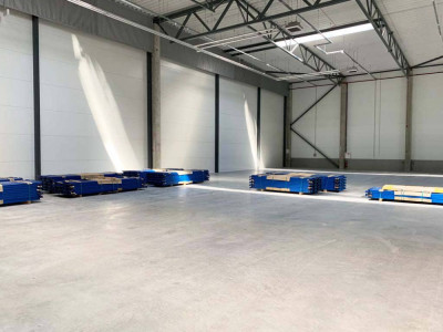 Levering og montering av Groglass pallehyller 18